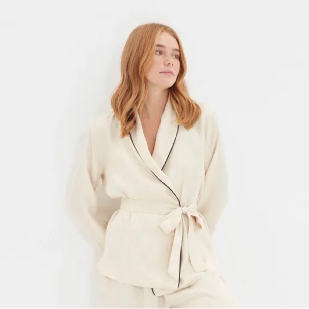 Kimono Pajama Top Only Trendyol w belt size EU42 (US 10/ Medium) Beige/off white